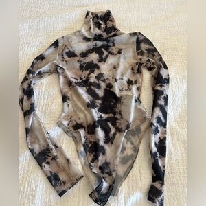 Forever 21 Black and Beige Tie-Dye Long Sleeve Bodysuit